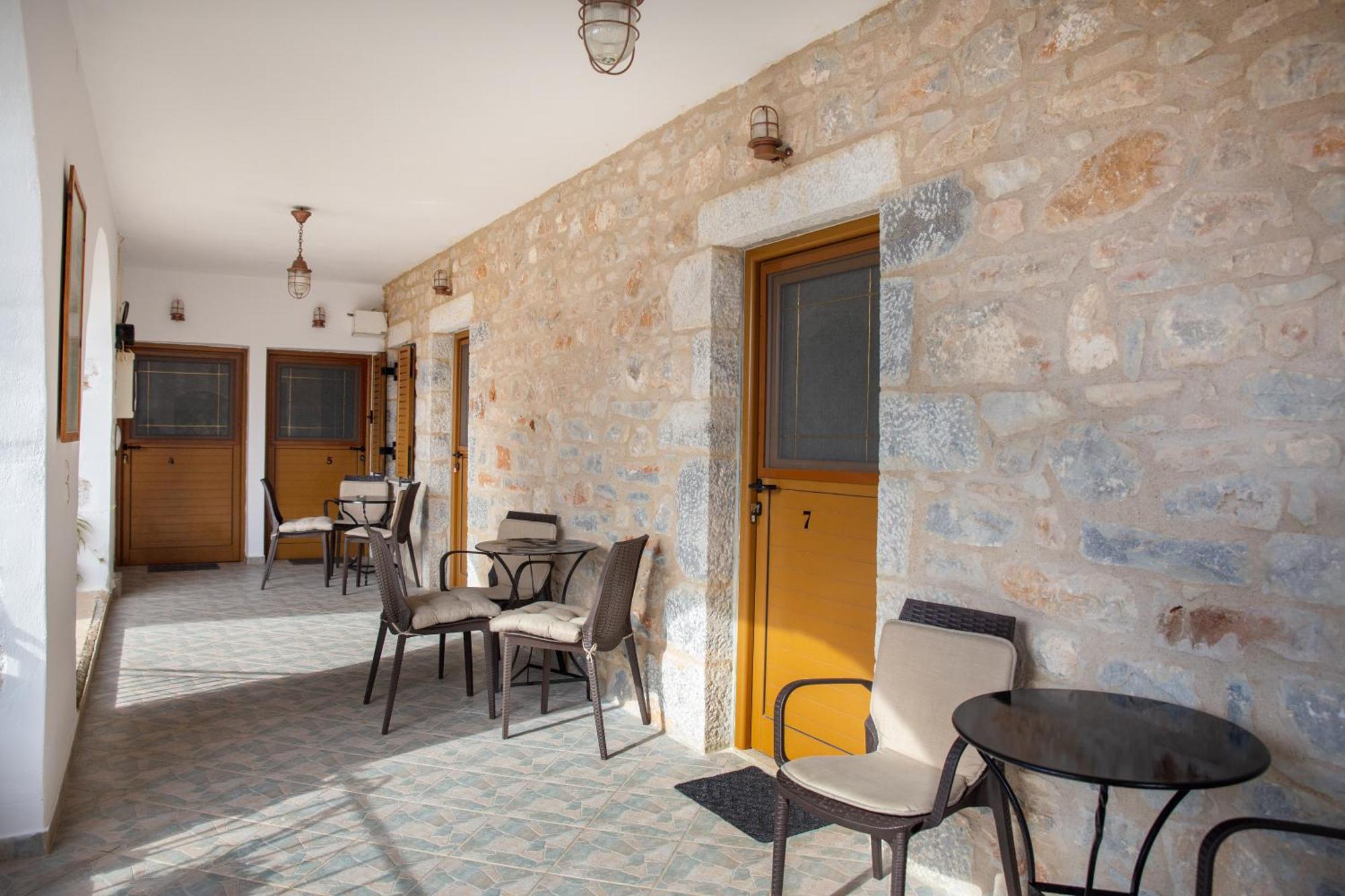 Traditional House Alepis In Areopolis Exterior photo